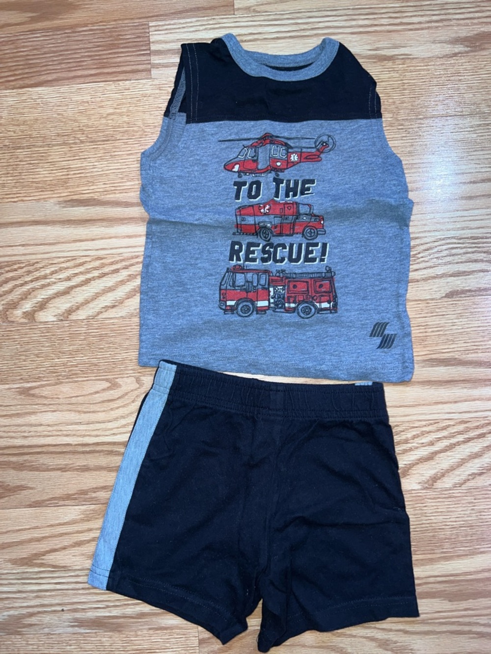 2T Boys Outfit Set Bundle - Picture 3 of 13